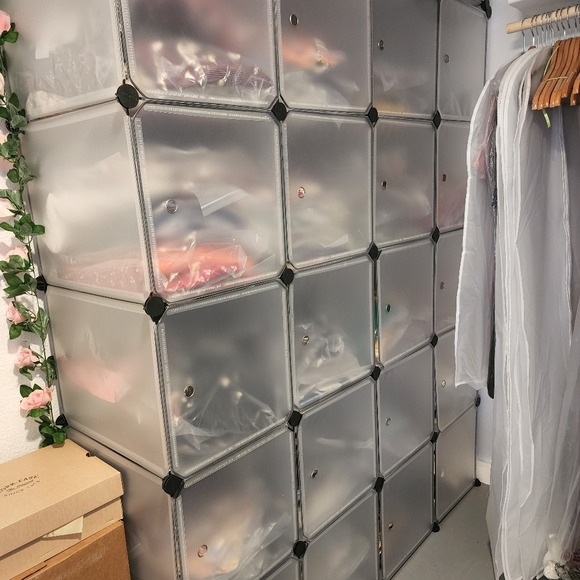 GAL MEETS GLAM Beverly Floral Romper - Picture 14 of 16